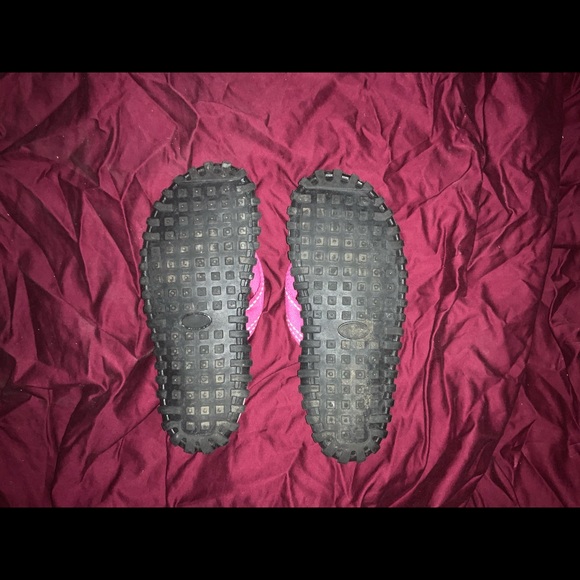 Rockin foam sandles/flip flops - Picture 2 of 2